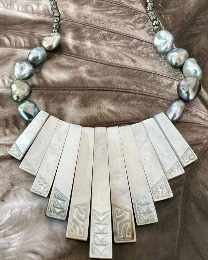 Collier en keshis de Tahiti