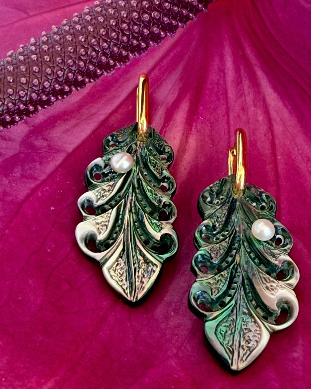 Boucles d&rsquo;oreilles en nacre et perle de Tahiti