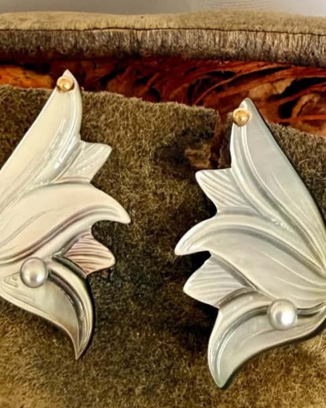 Boucles d&rsquo;Oreilles Feuille en nacre de Tahiti